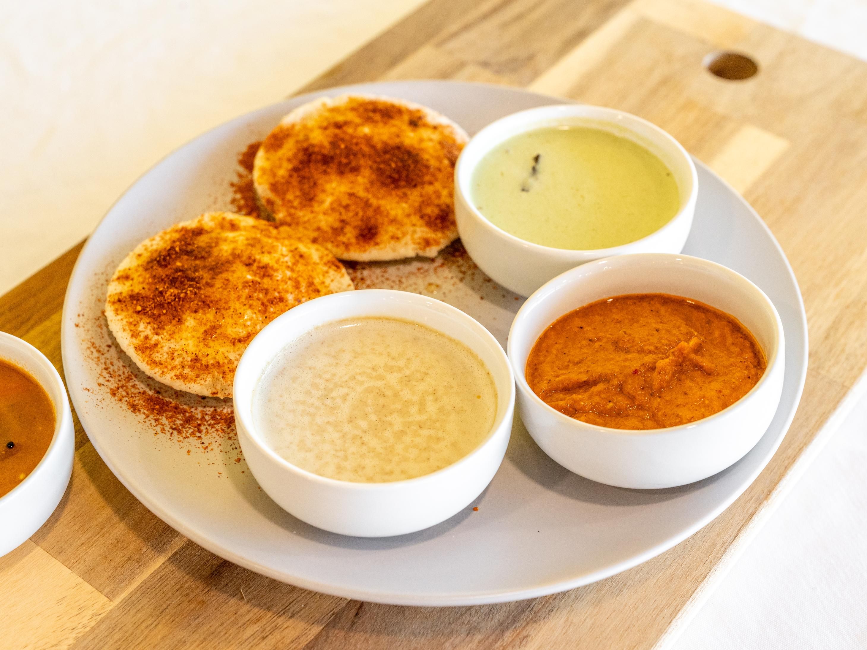 Ghee Karam Pudi Idli (2 Pieces)