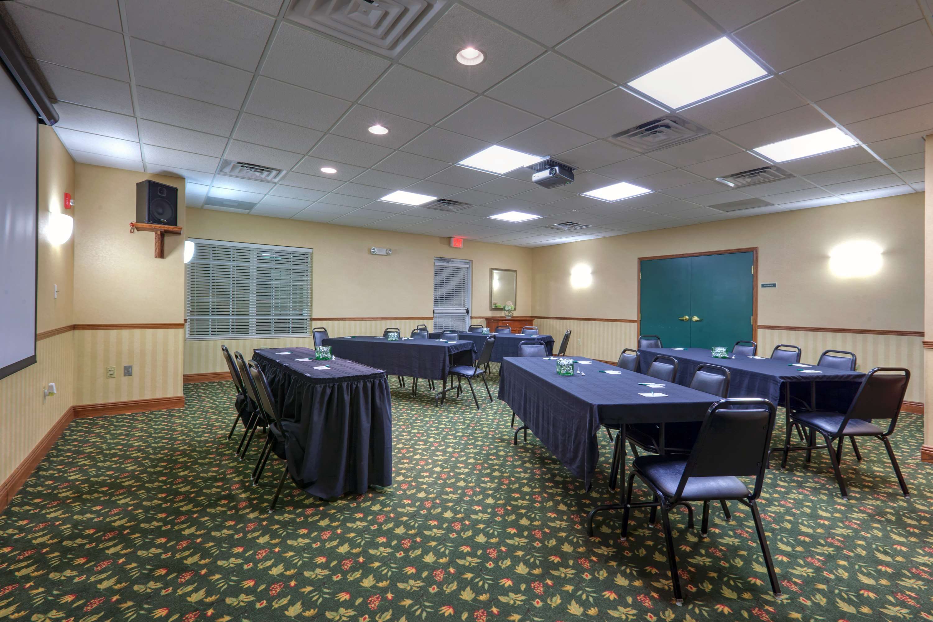 Country Inn & Suites by Radisson, Winchester, VA Photo