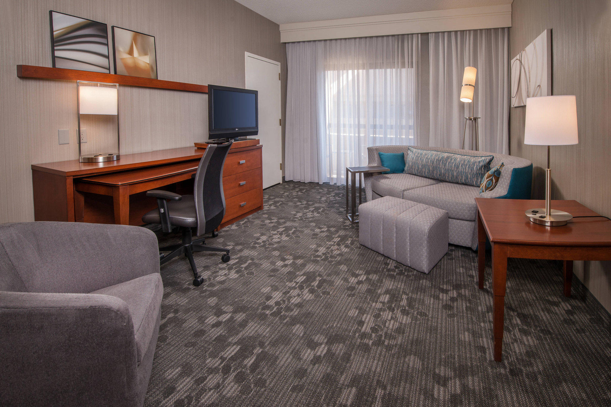 Courtyard by Marriott Dulles Airport Chantilly Photo