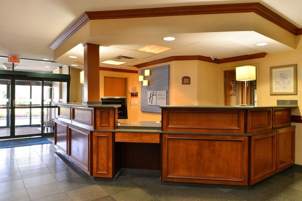 Images Holiday Inn Express & Suites Southfield - Detroit
