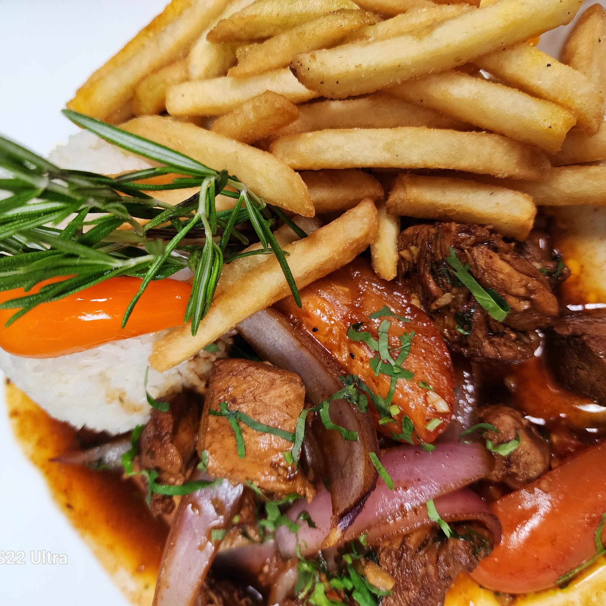 Saltado Con Pollo