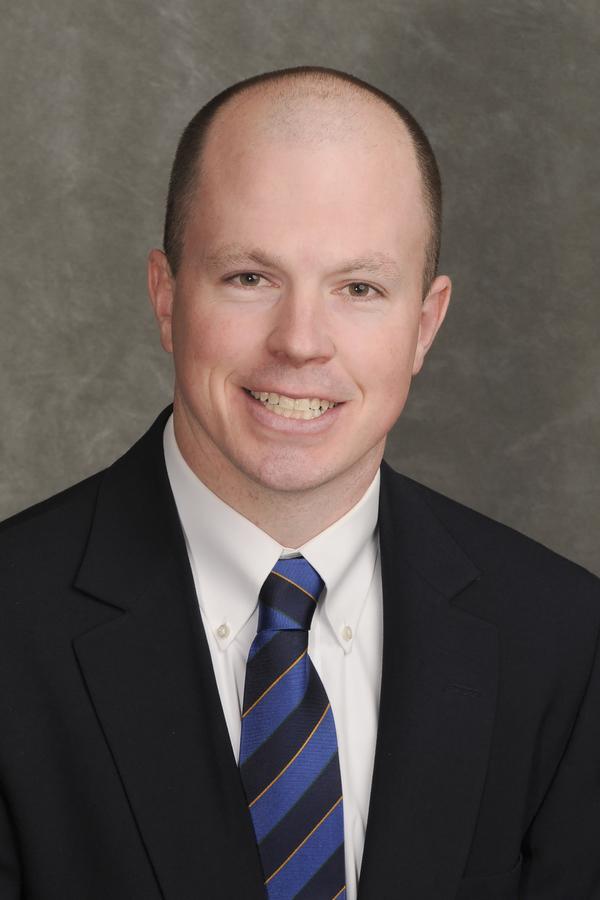 Edward Jones - Financial Advisor: Pete Bisbee, AAMS® Photo