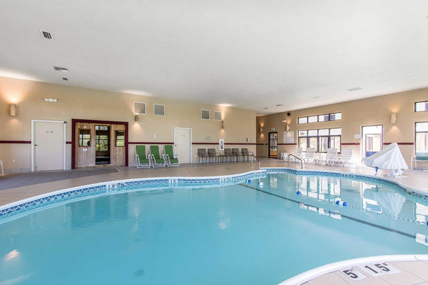 Images Comfort Suites