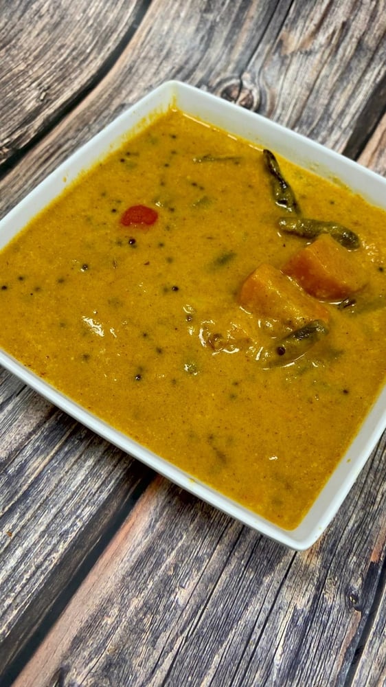 VEGETABLE COCONUT CURRY