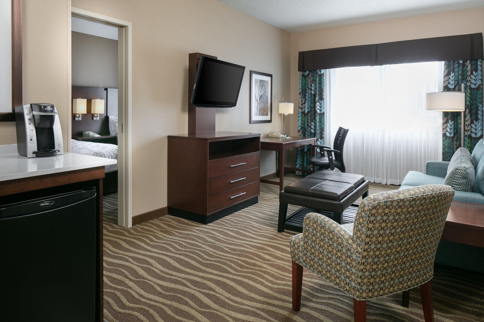 Holiday Inn & Suites Overland Park-West Photo