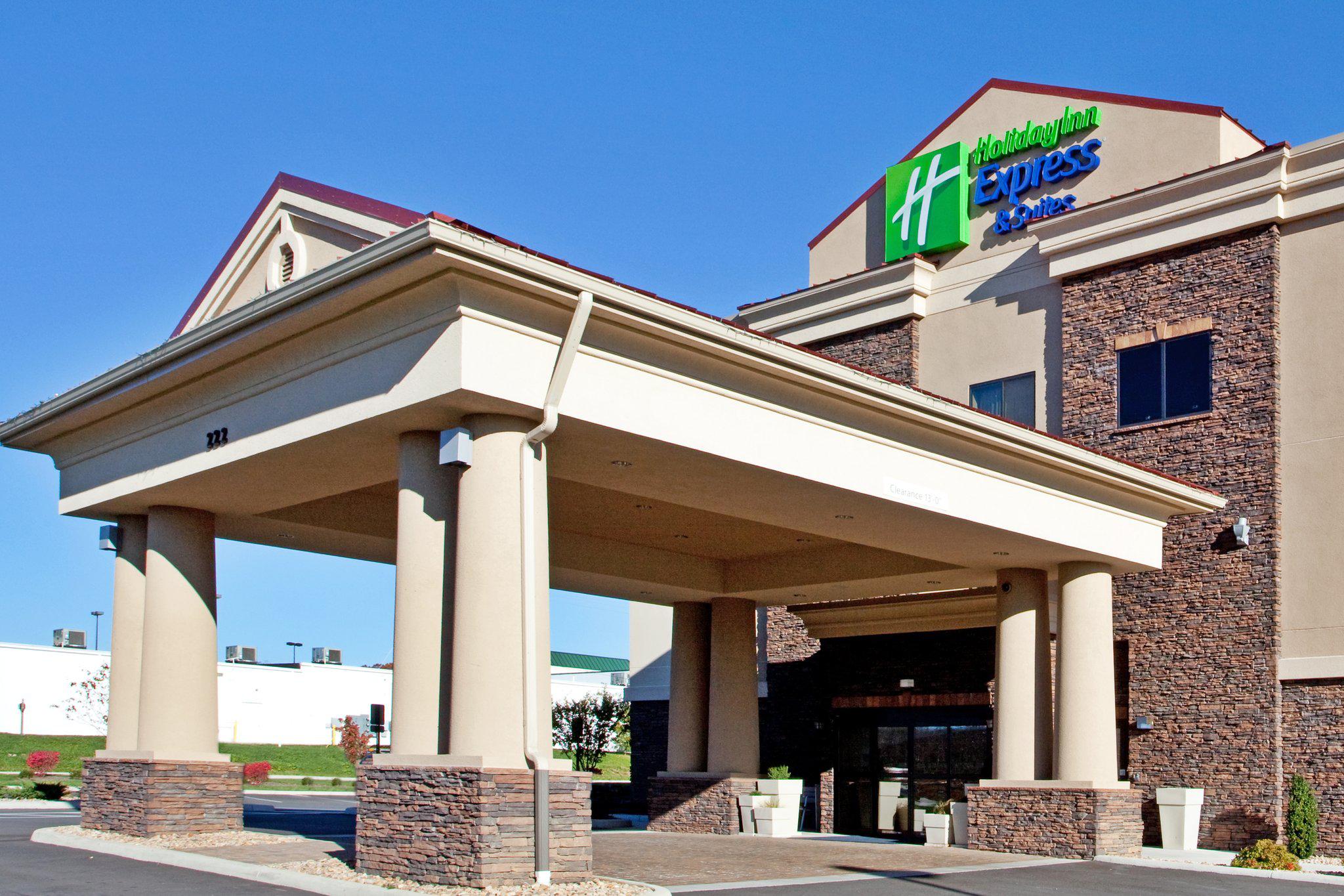 Holiday Inn Express & Suites Lewisburg Photo