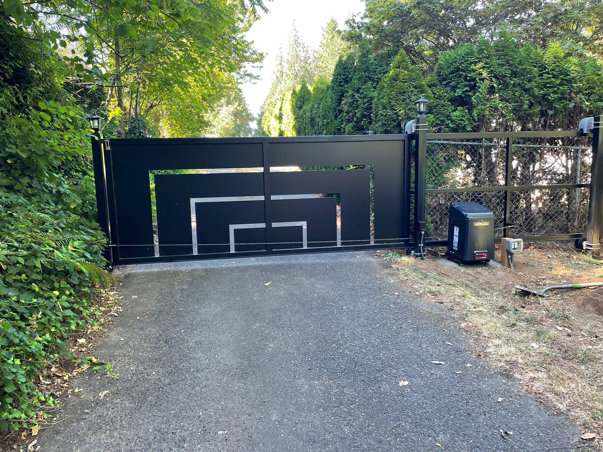 PNW Gate and Fence Image