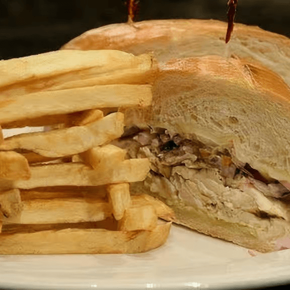 Pan Con Pollo