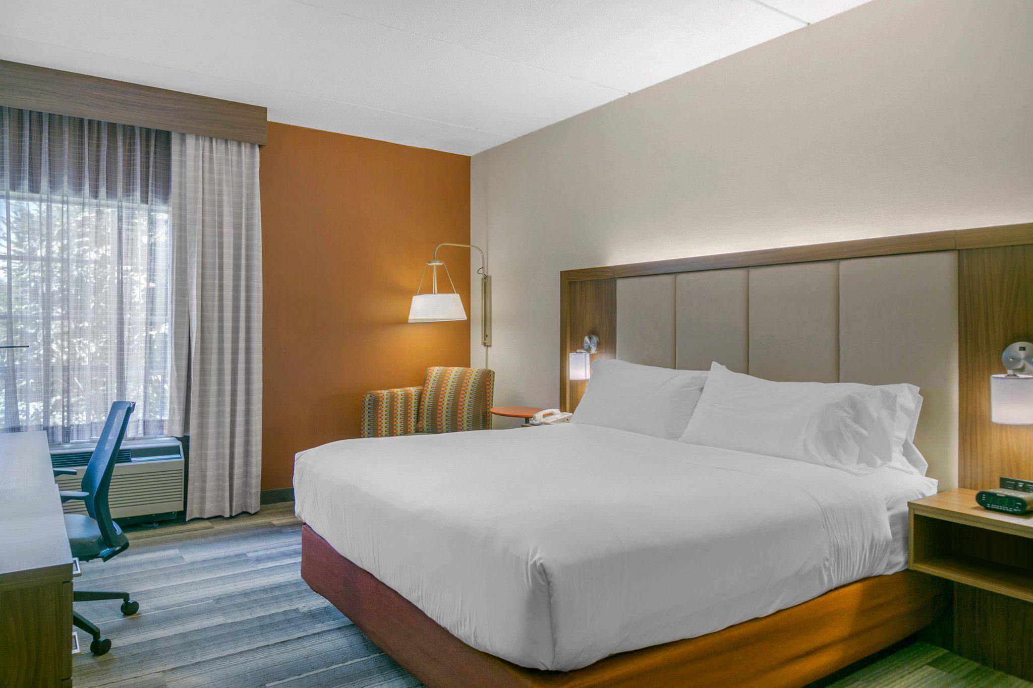 Holiday Inn Express & Suites Mount Arlington-Rockaway Area Photo