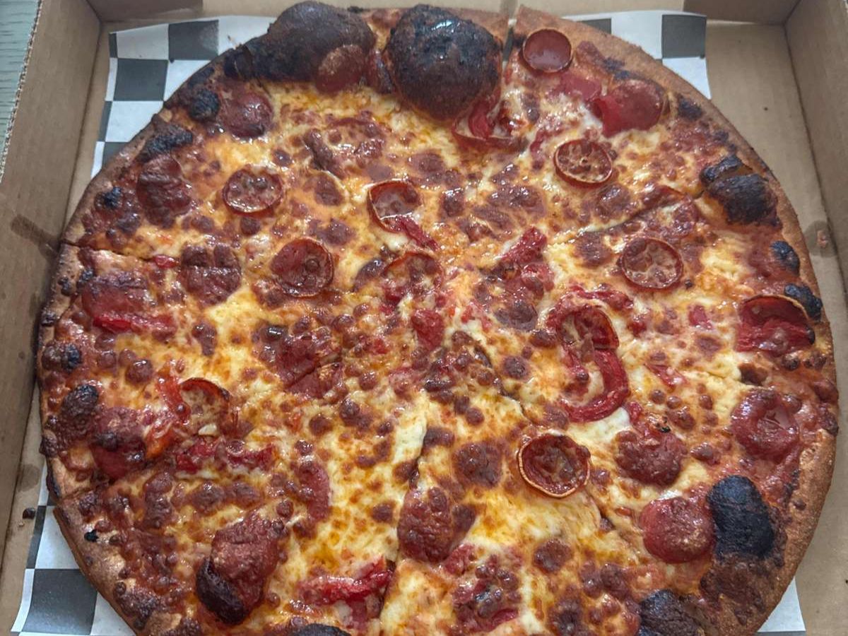 14" Hot Hunny Pizza