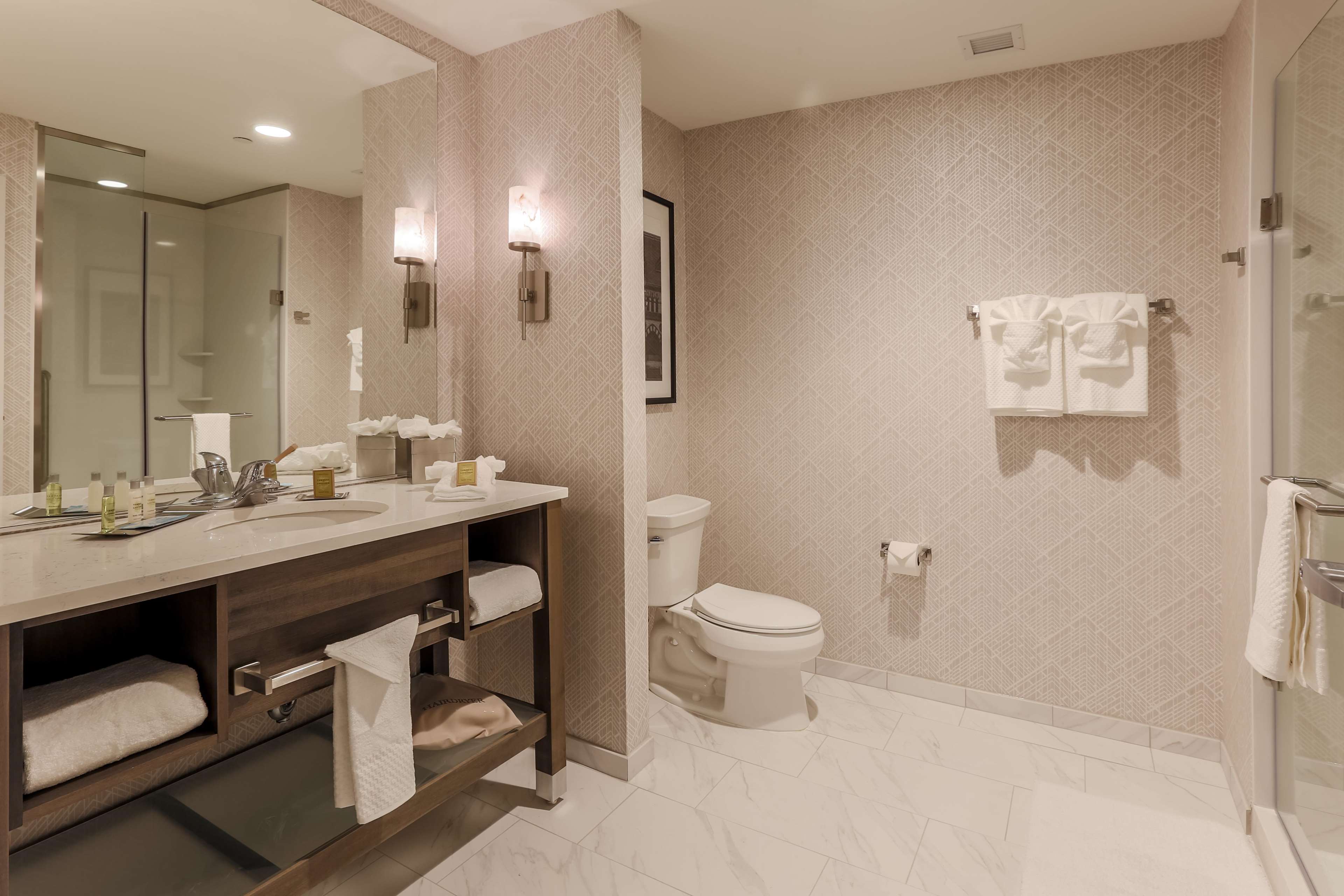 DoubleTree by Hilton Evansville Photo