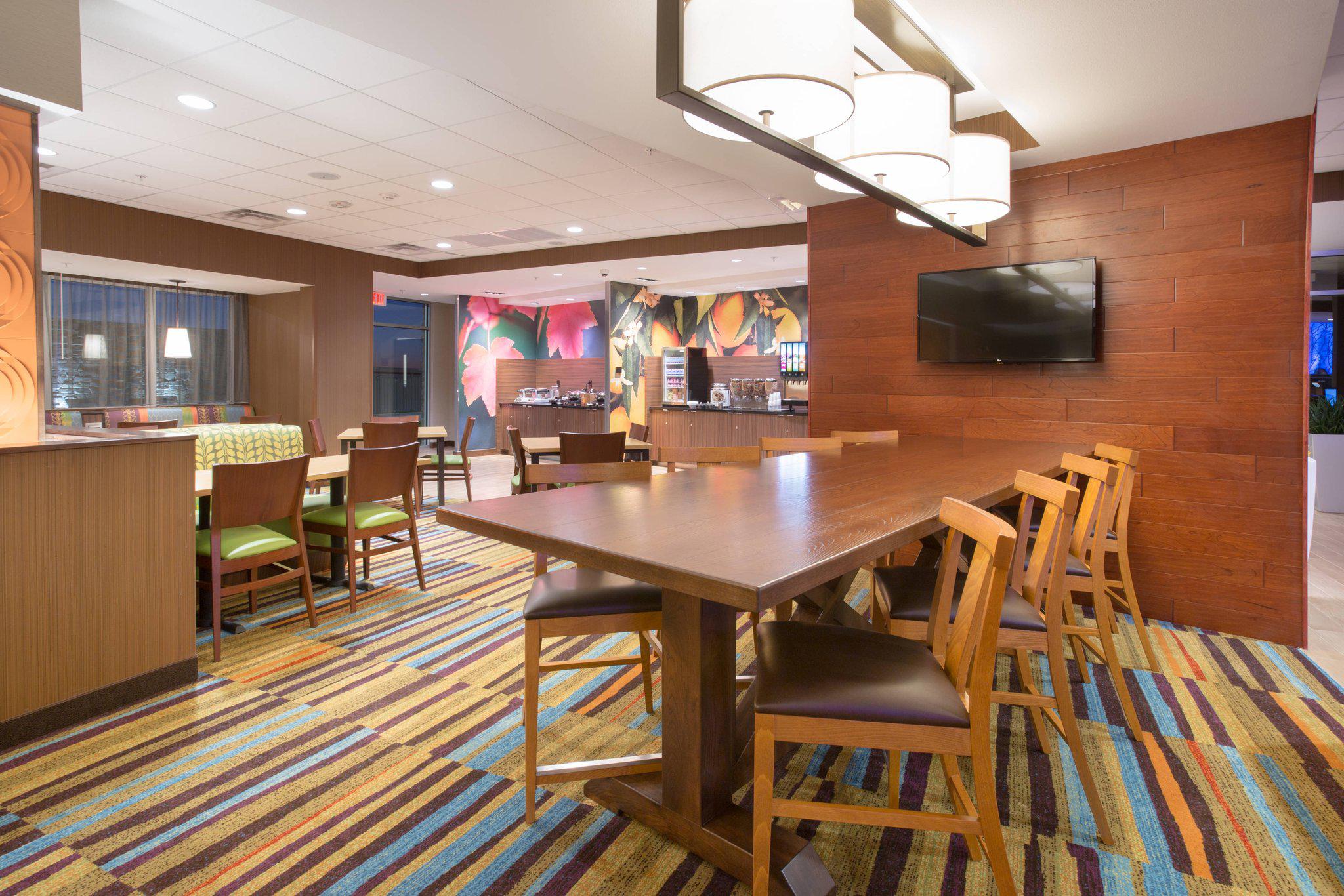 Fairfield Inn & Suites by Marriott Burlington Photo