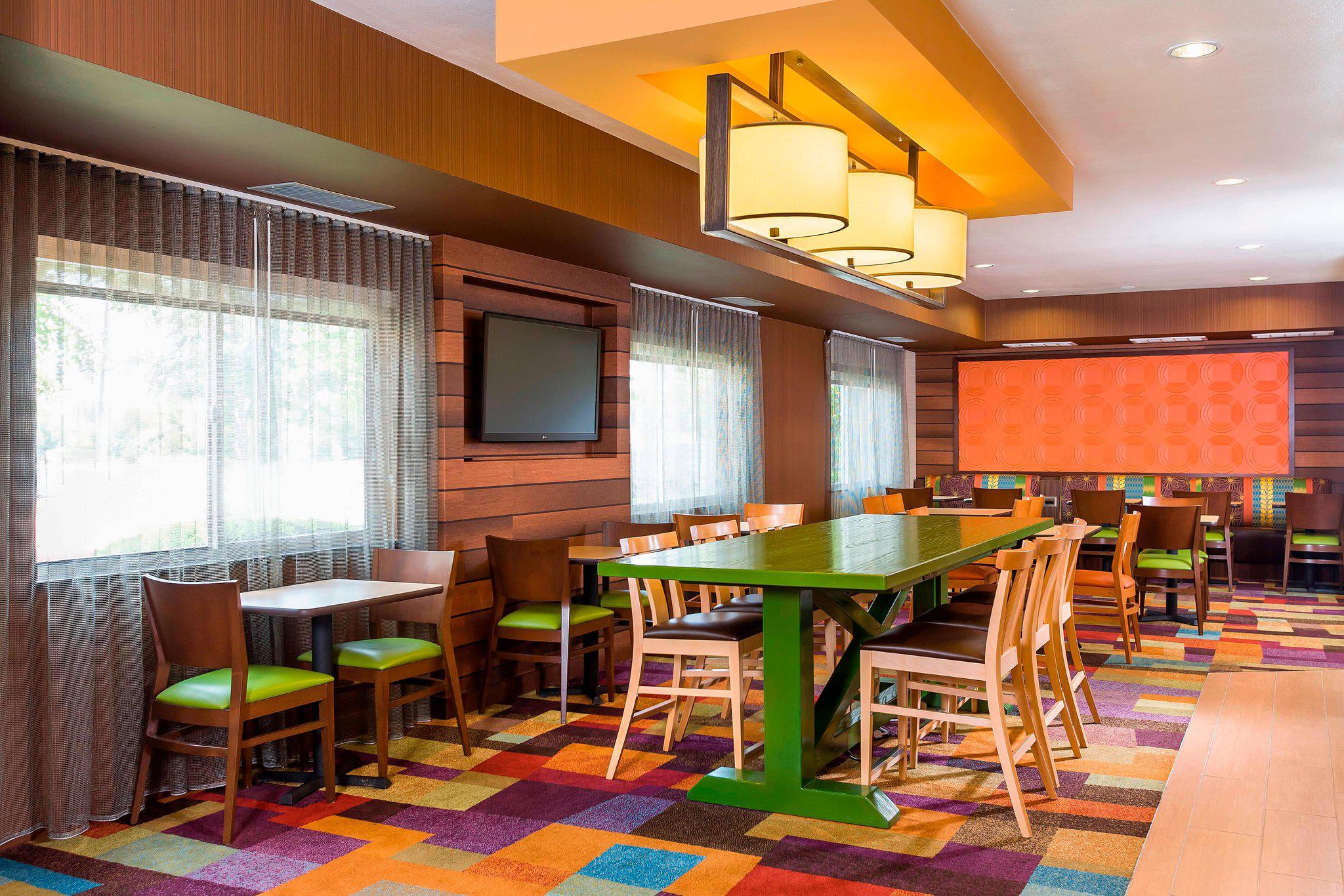 Fairfield Inn & Suites by Marriott Houston Westchase Photo