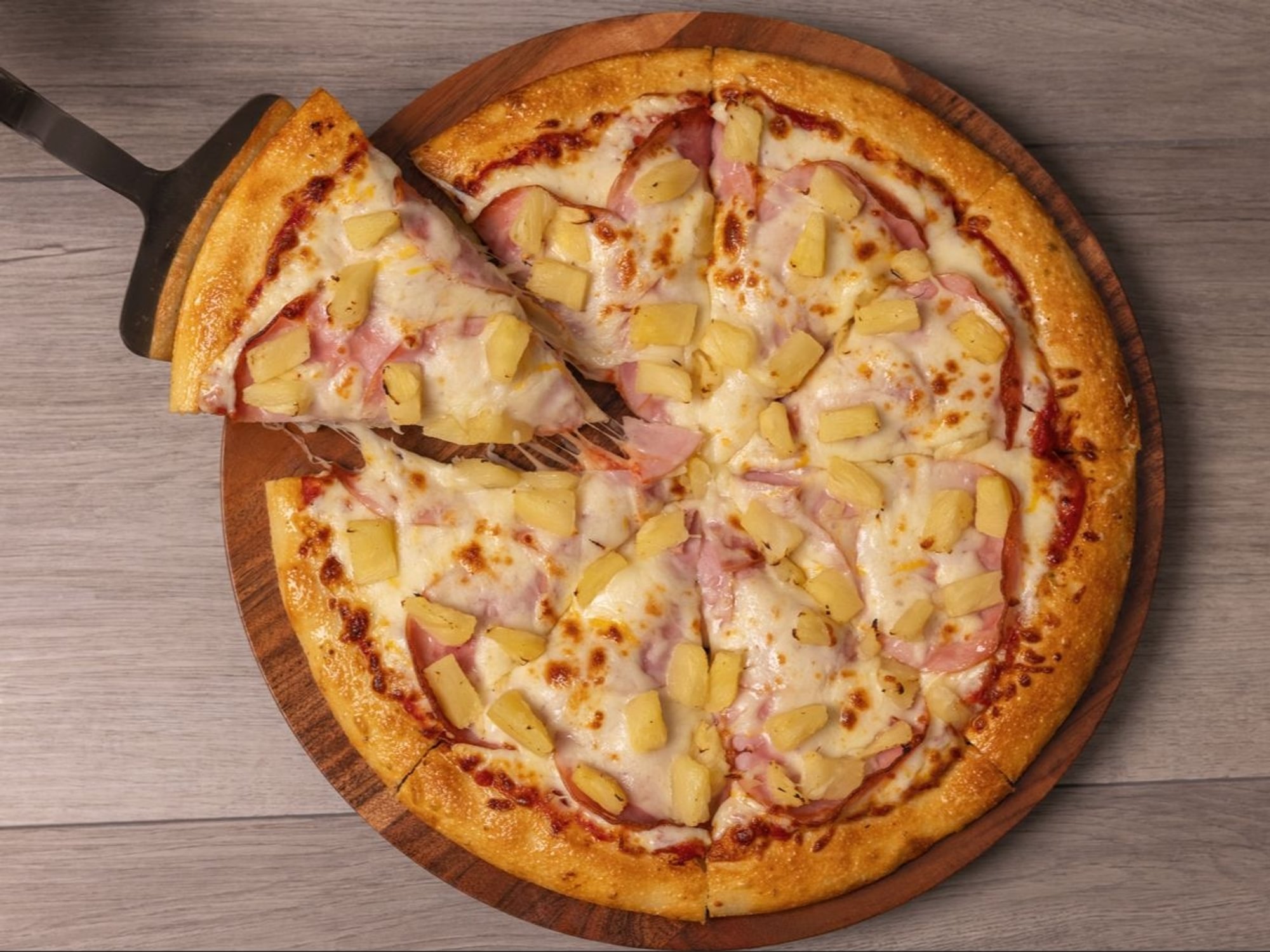 Hawaiian Deluxe Pizza