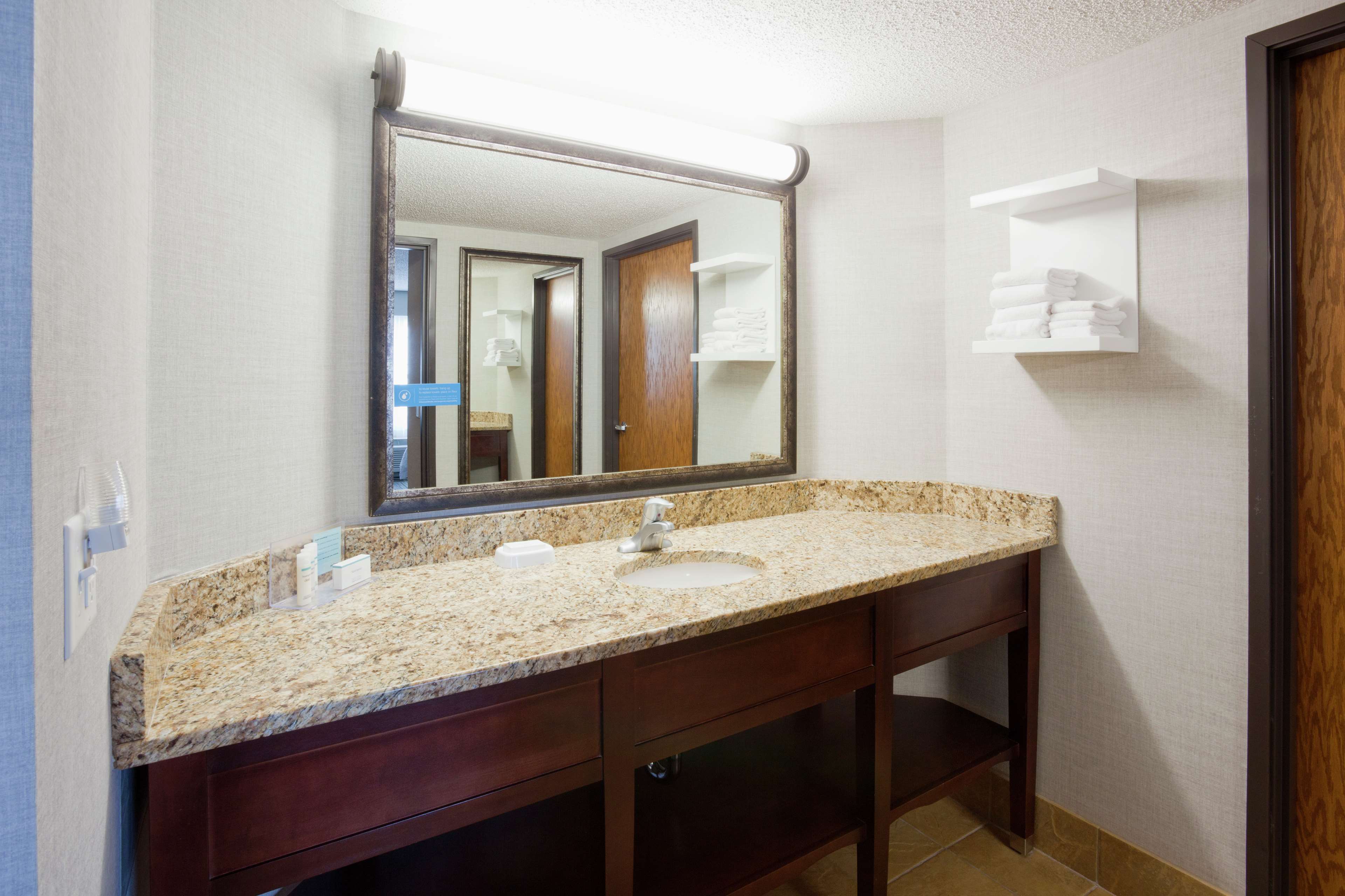 Guest room bath