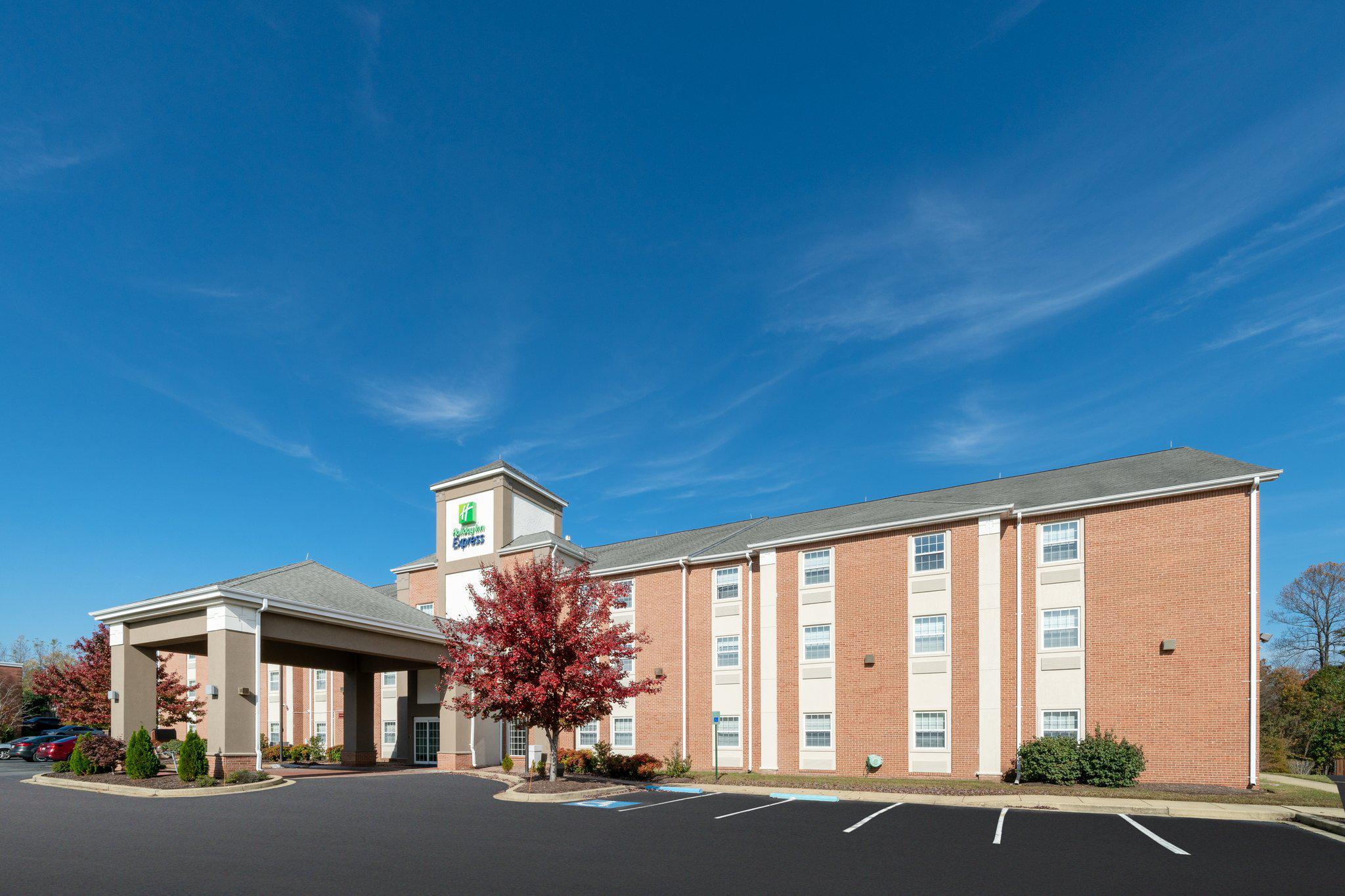 Holiday Inn Express Prince Frederick Photo