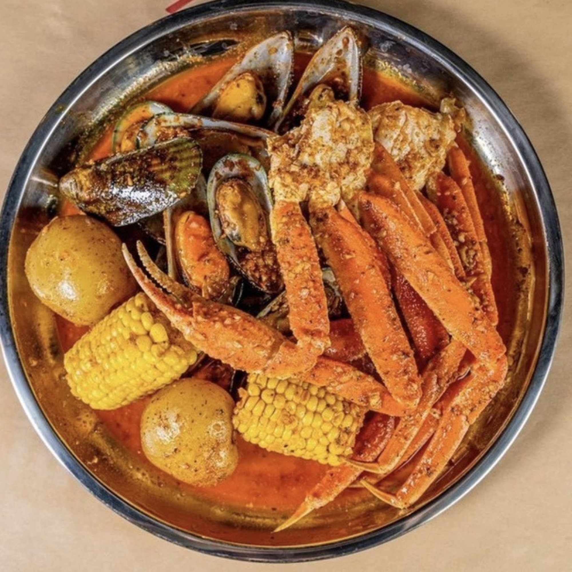 Snow Crab Legs & Green Mussel