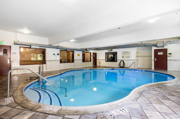 Images Comfort Suites