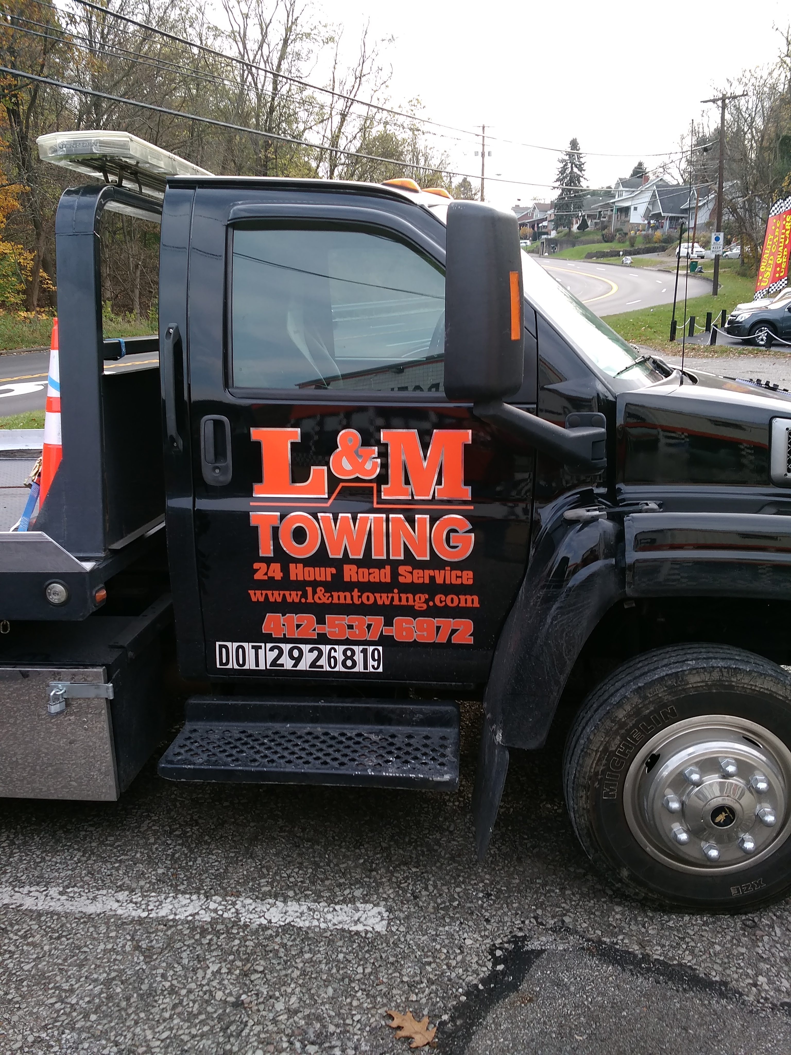 L&amp;M Towing Logo