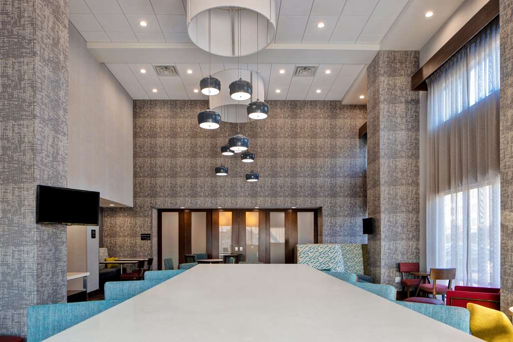 Hampton Inn and Suites Deptford Image