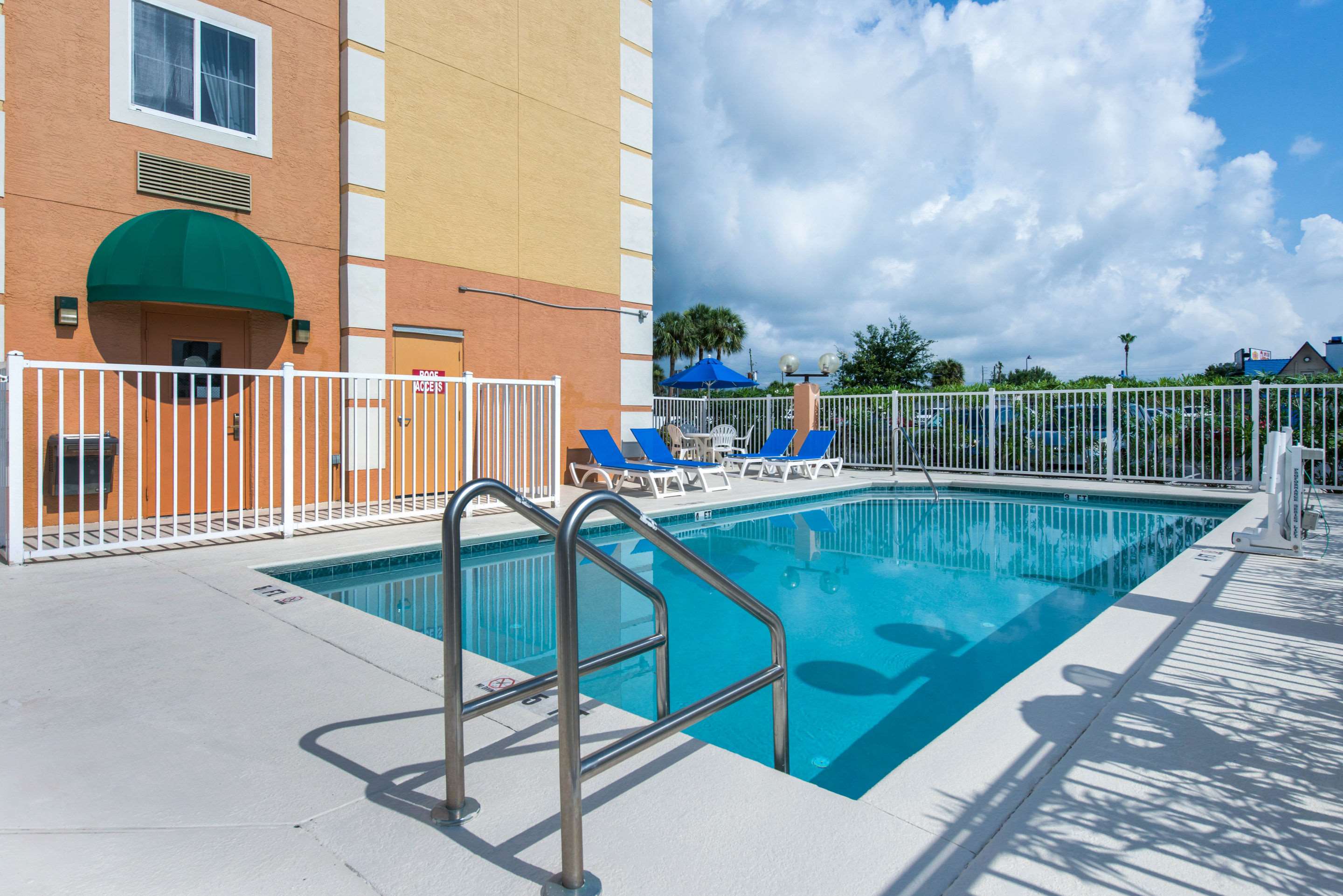 Comfort Inn Kissimmee-Lake Buena Vista South Photo