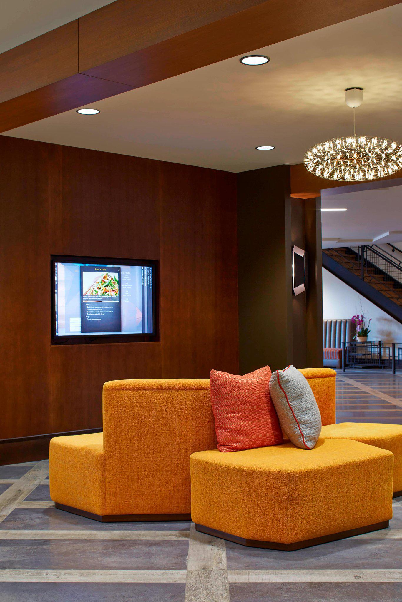 Courtyard by Marriott Lake George Photo