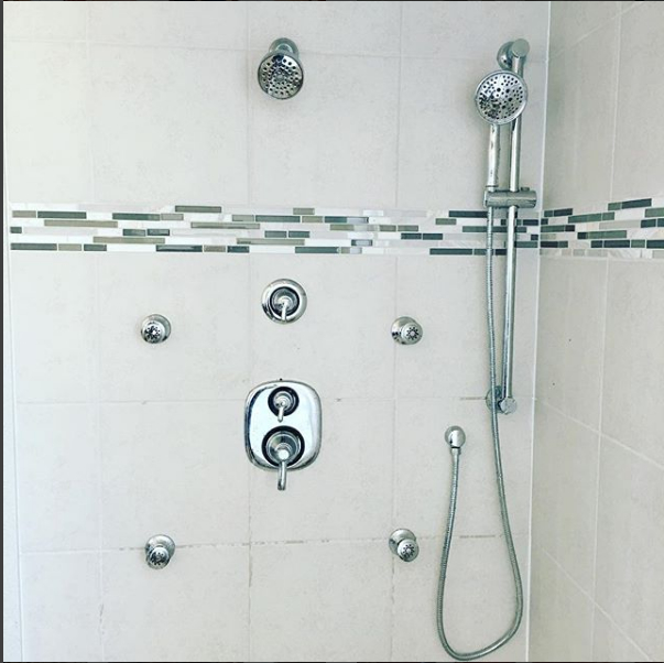 Images Deluxe Plumbing Ltd