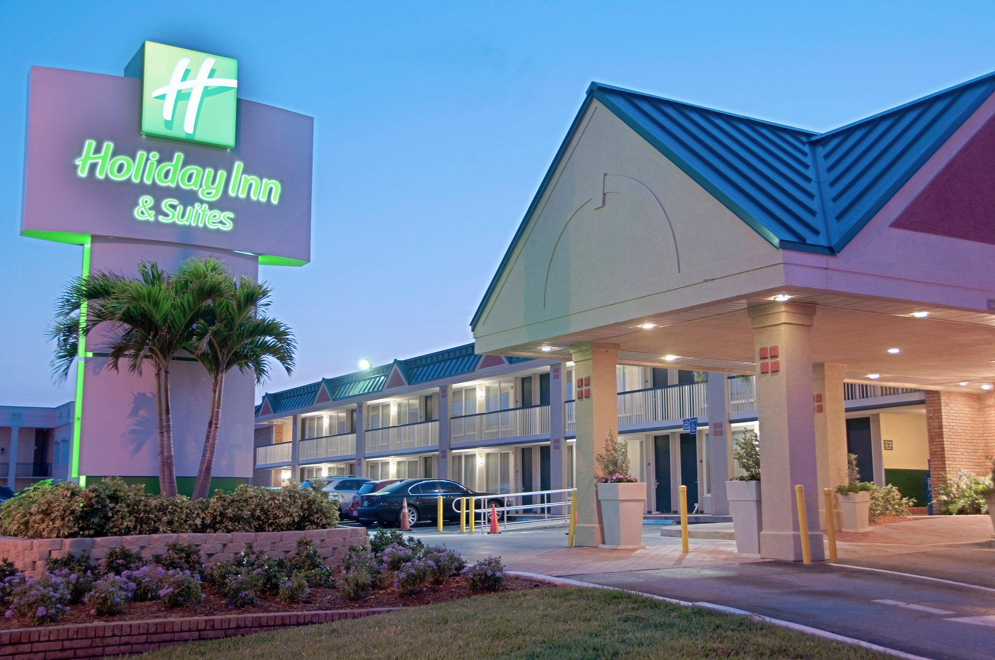 Holiday Inn & Suites Vero Beach-Oceanside Photo