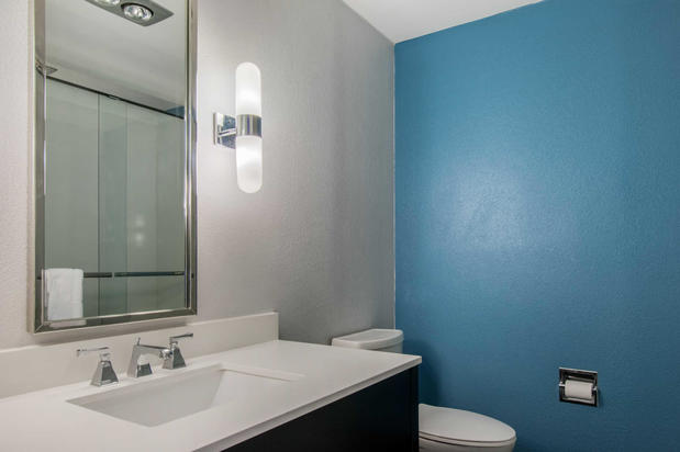 Images Clarion Inn & Suites