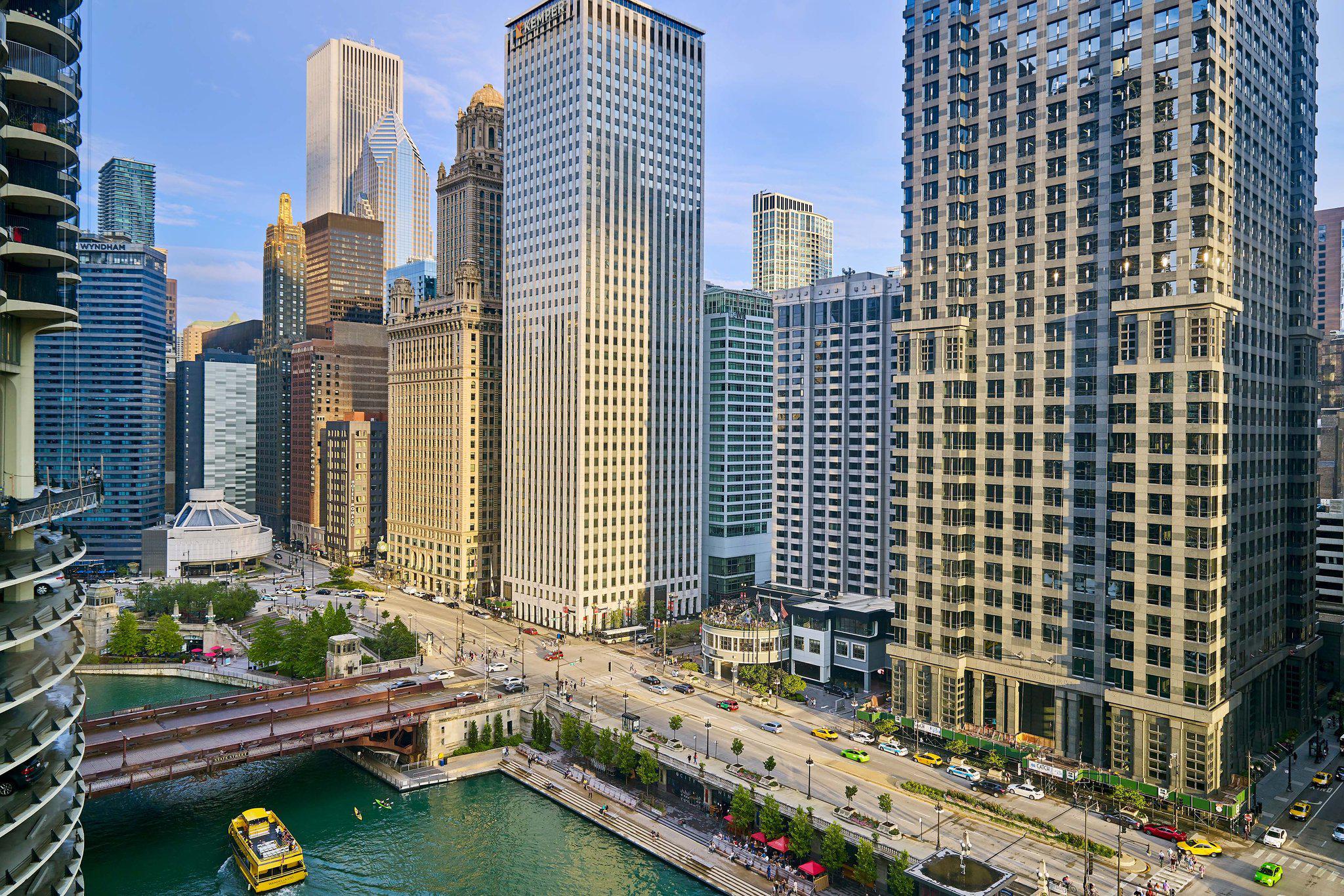 The Westin Chicago River North Photo