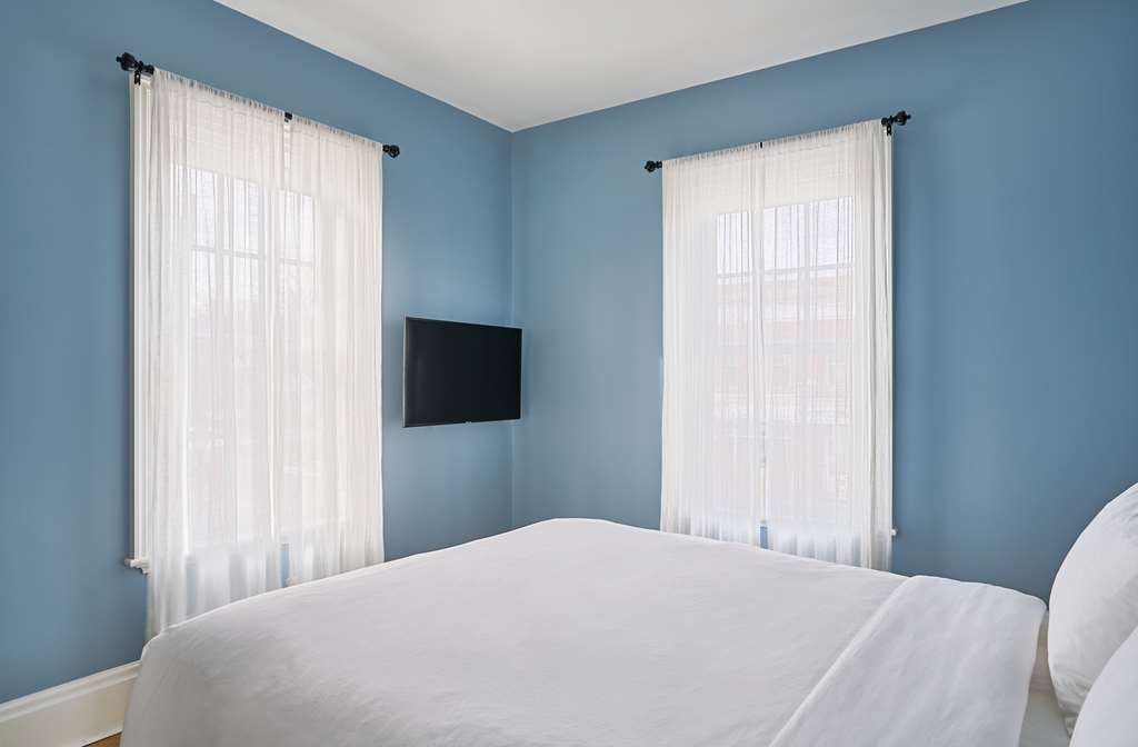 The Cadillac House Lexington, Tapestry Collection by Hilton Image