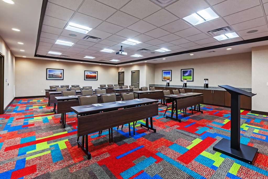 Hampton Inn & Suites Claremore Image