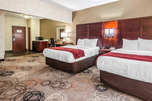 Images Comfort Suites