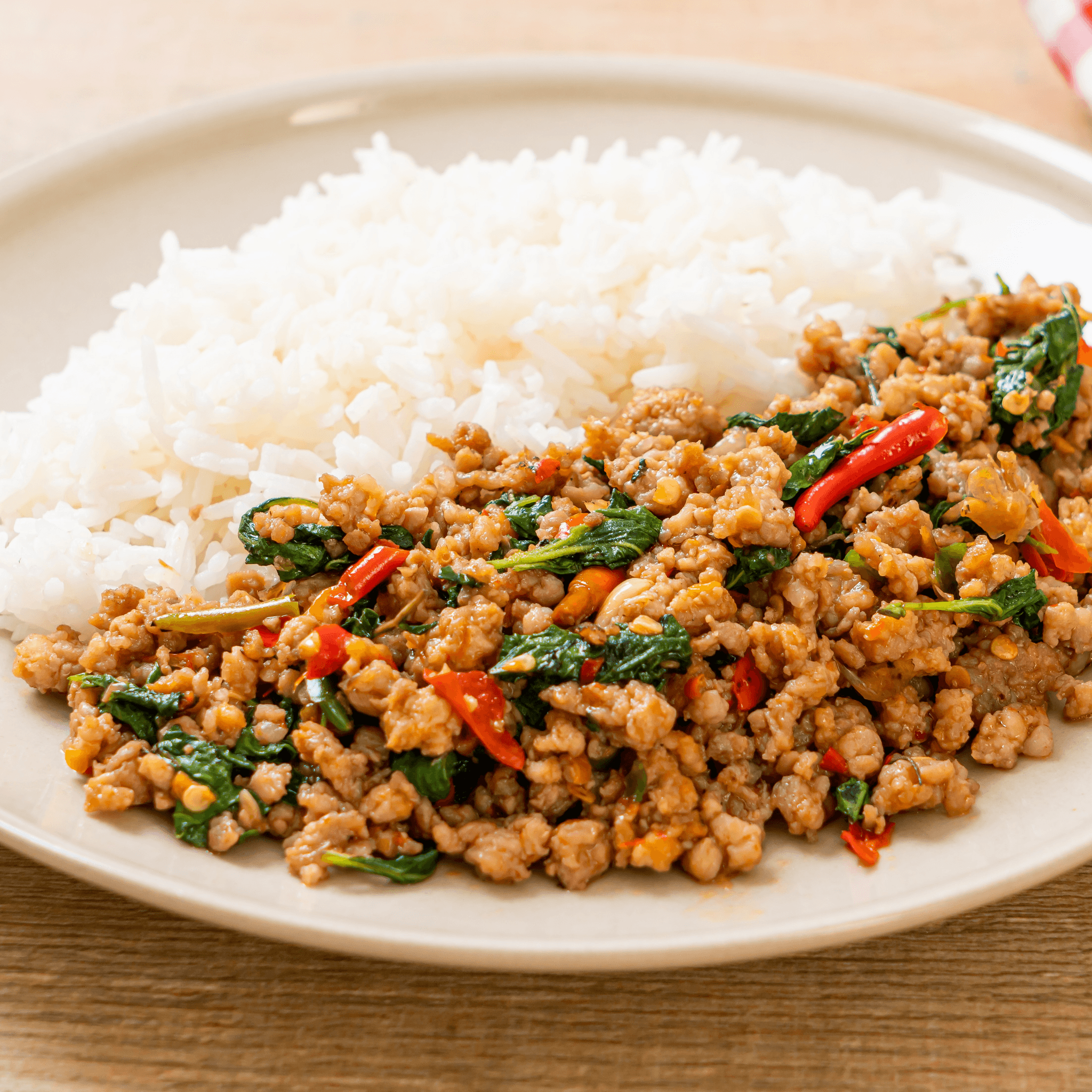 Gf - spicy basil leaves