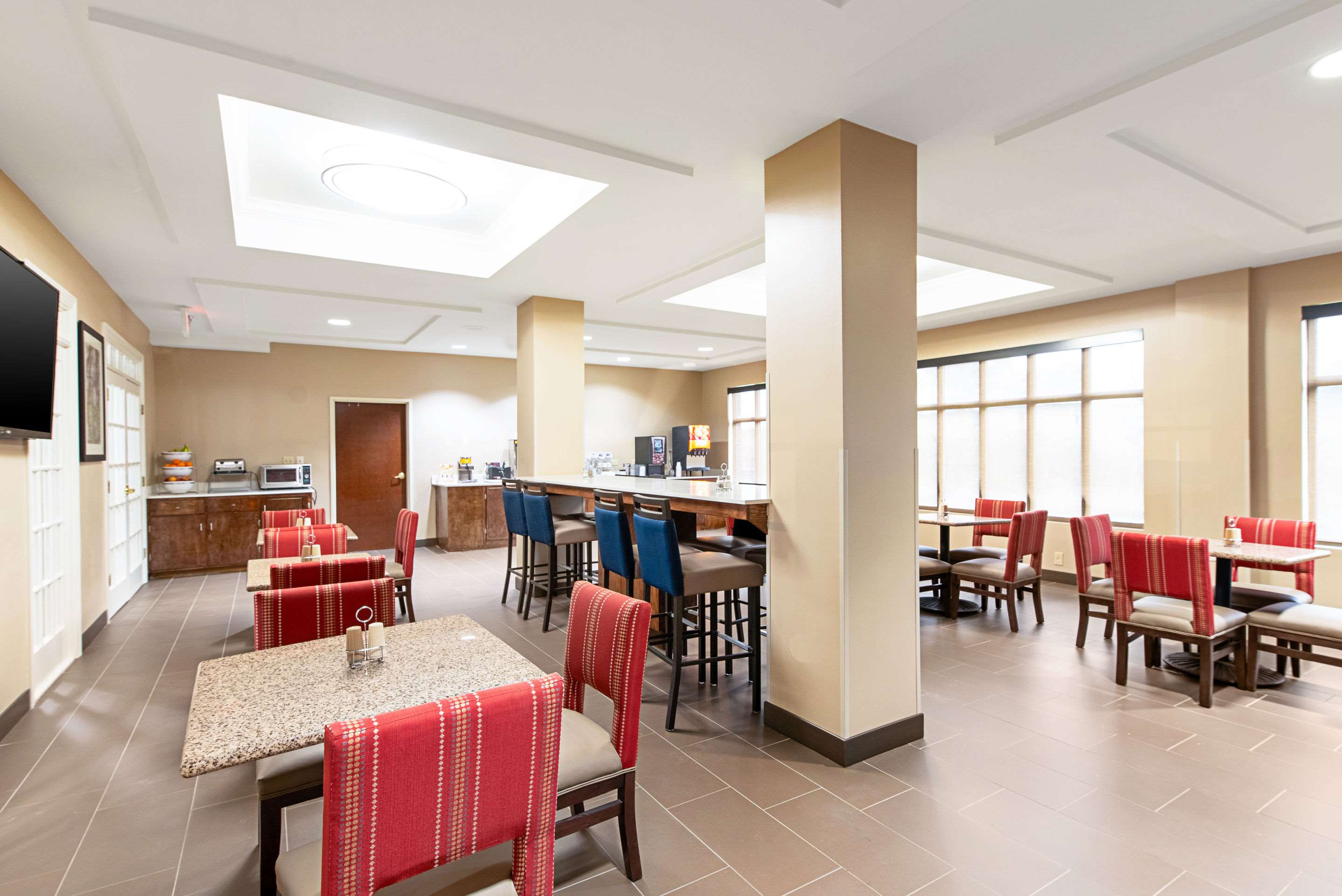 Comfort Inn & Suites Photo