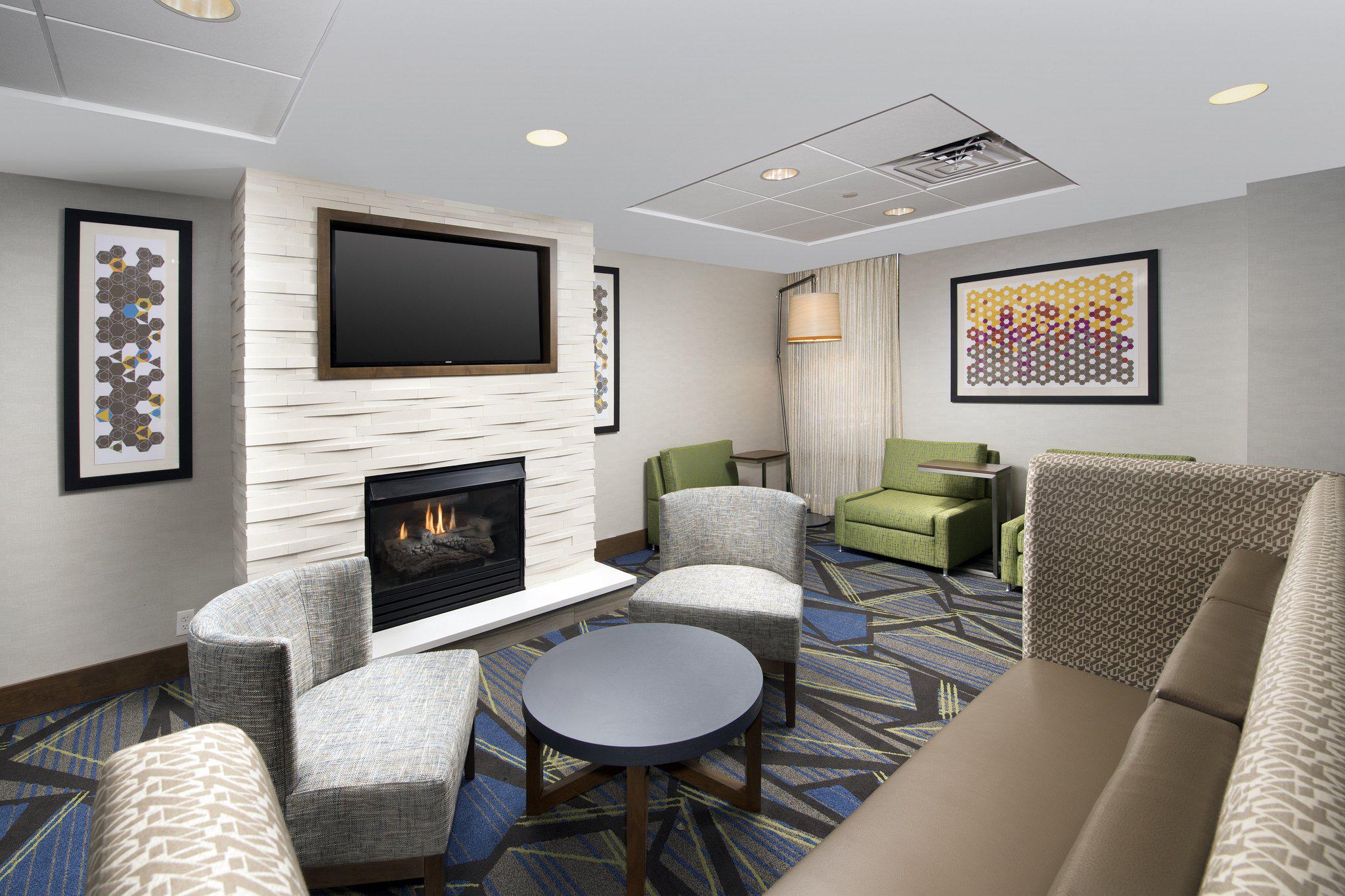 Holiday Inn Express Andover North-Lawrence Photo