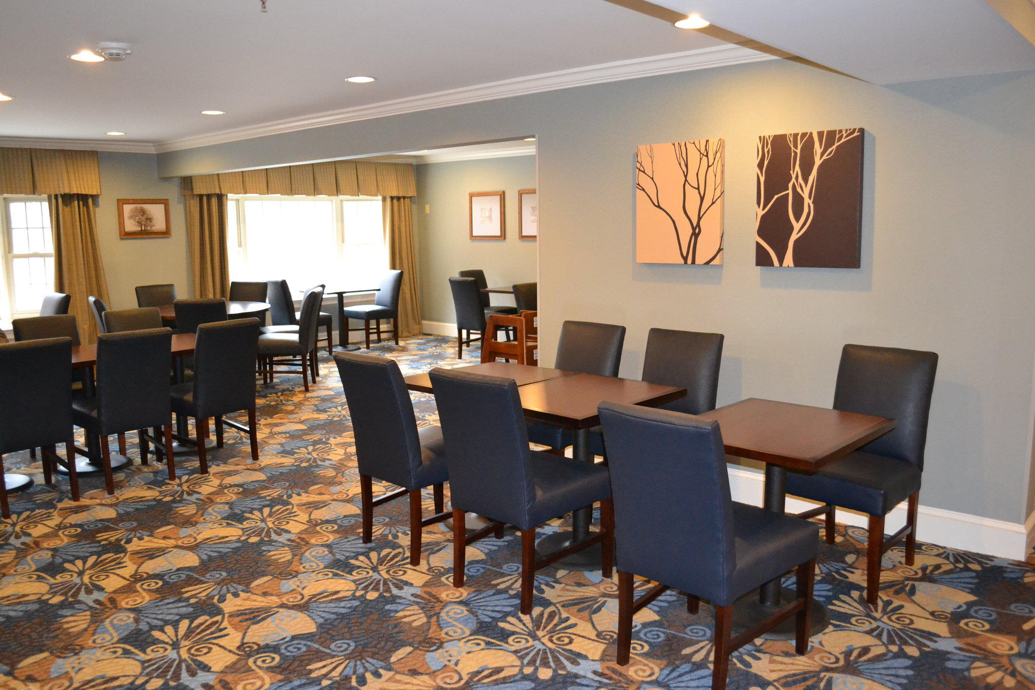 Holiday Inn Express & Suites Merrimack Photo