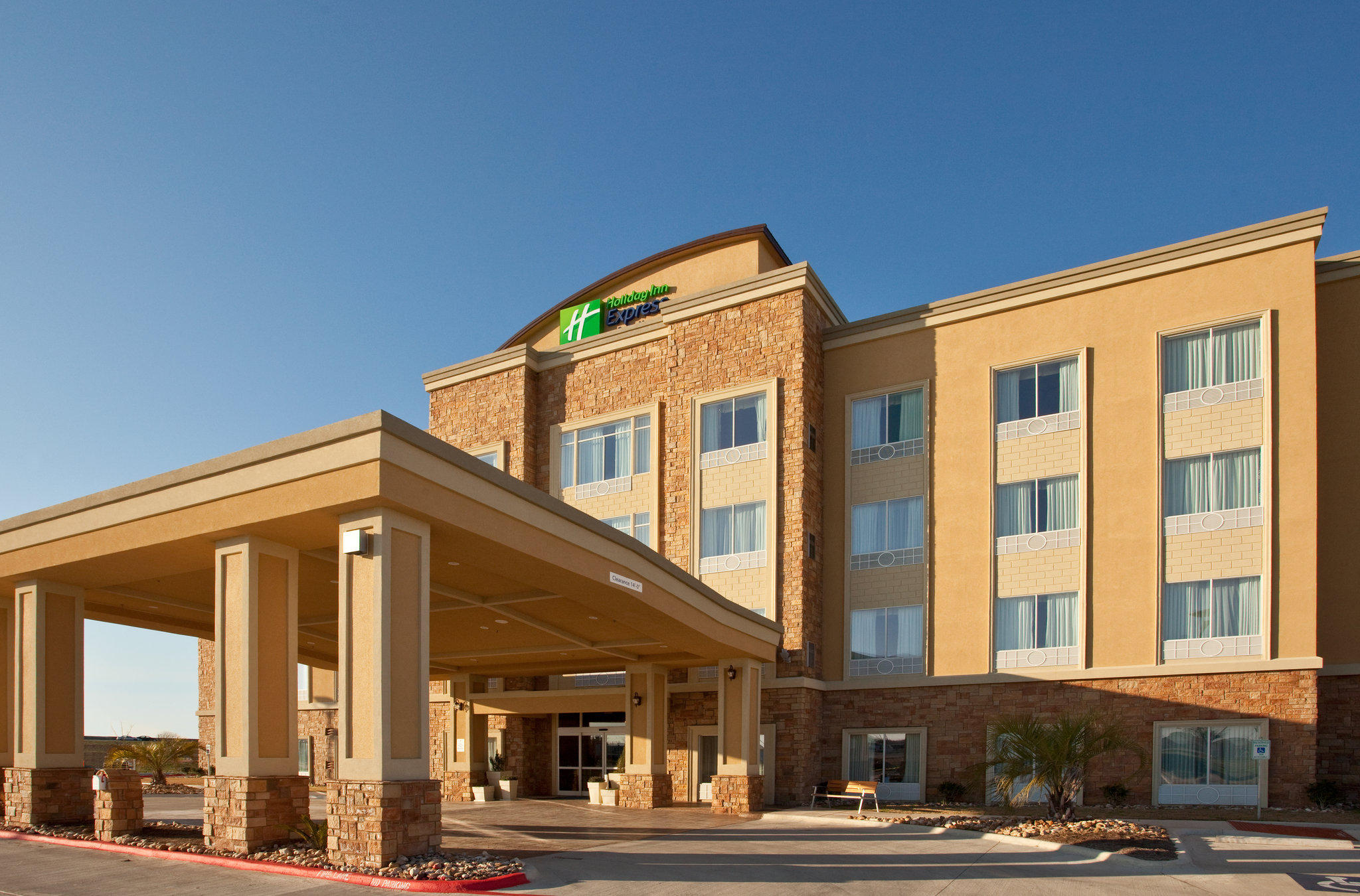 Holiday Inn Express & Suites Austin South-Buda Photo