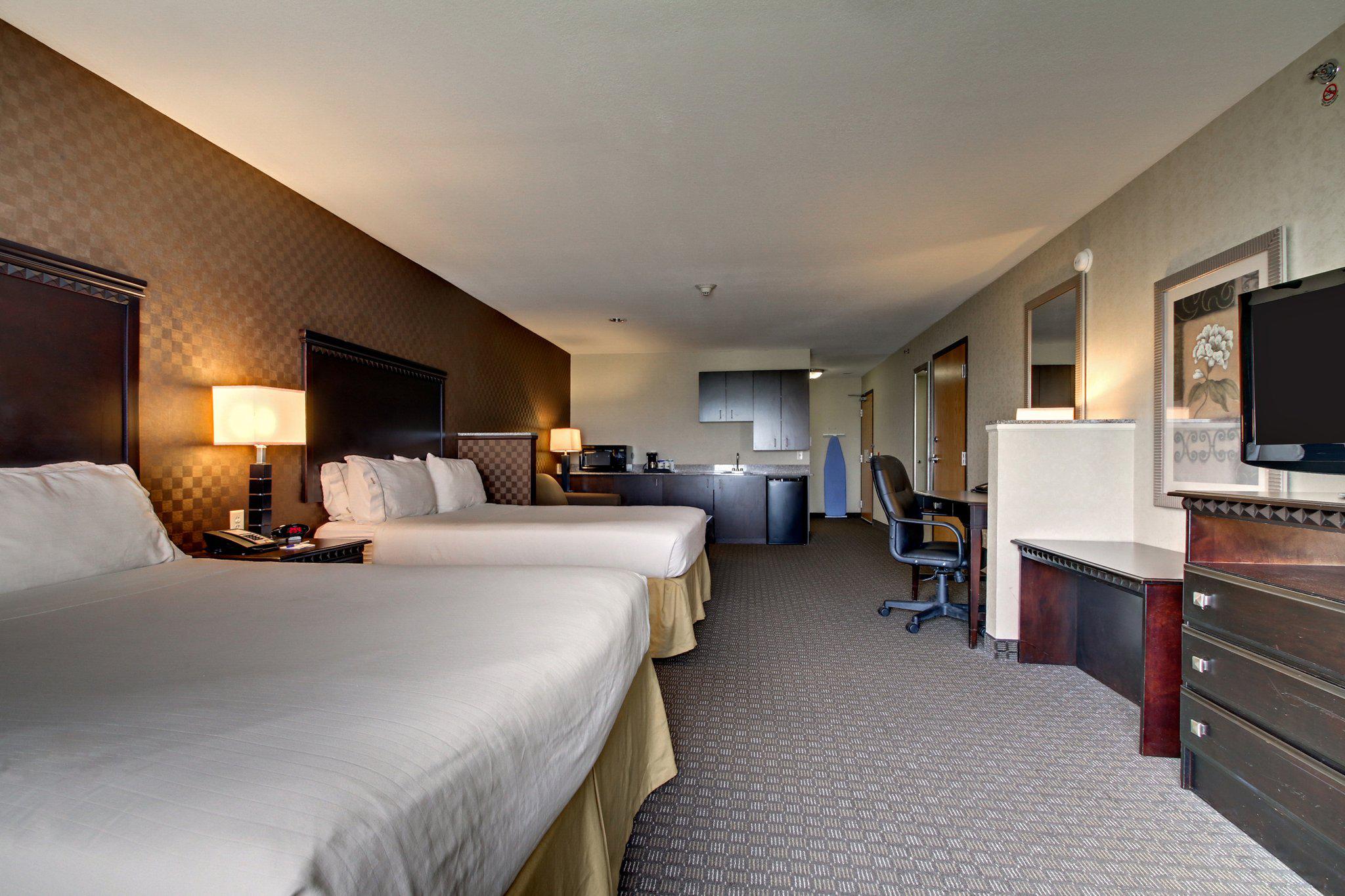 Holiday Inn Express & Suites Peru - Lasalle Area Photo