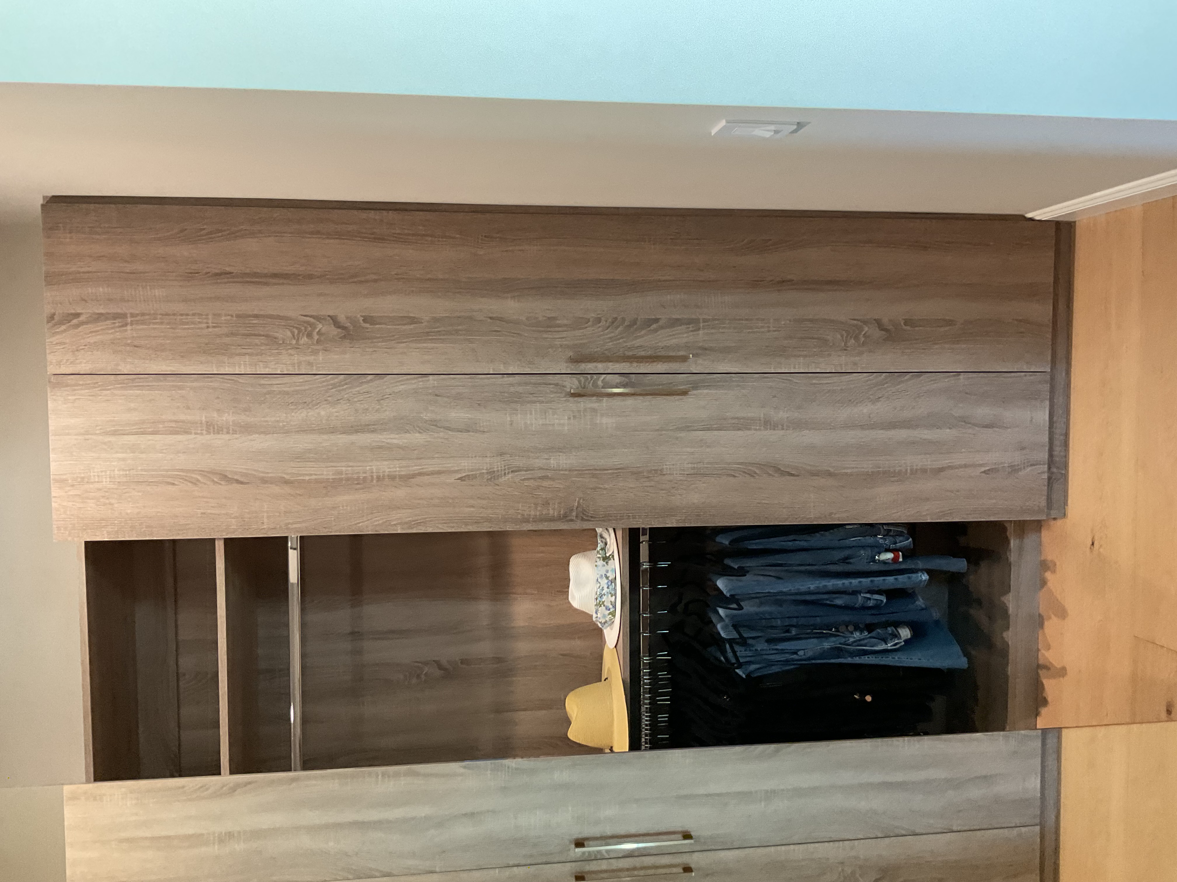 Closet La Quinta Cabinetry Image