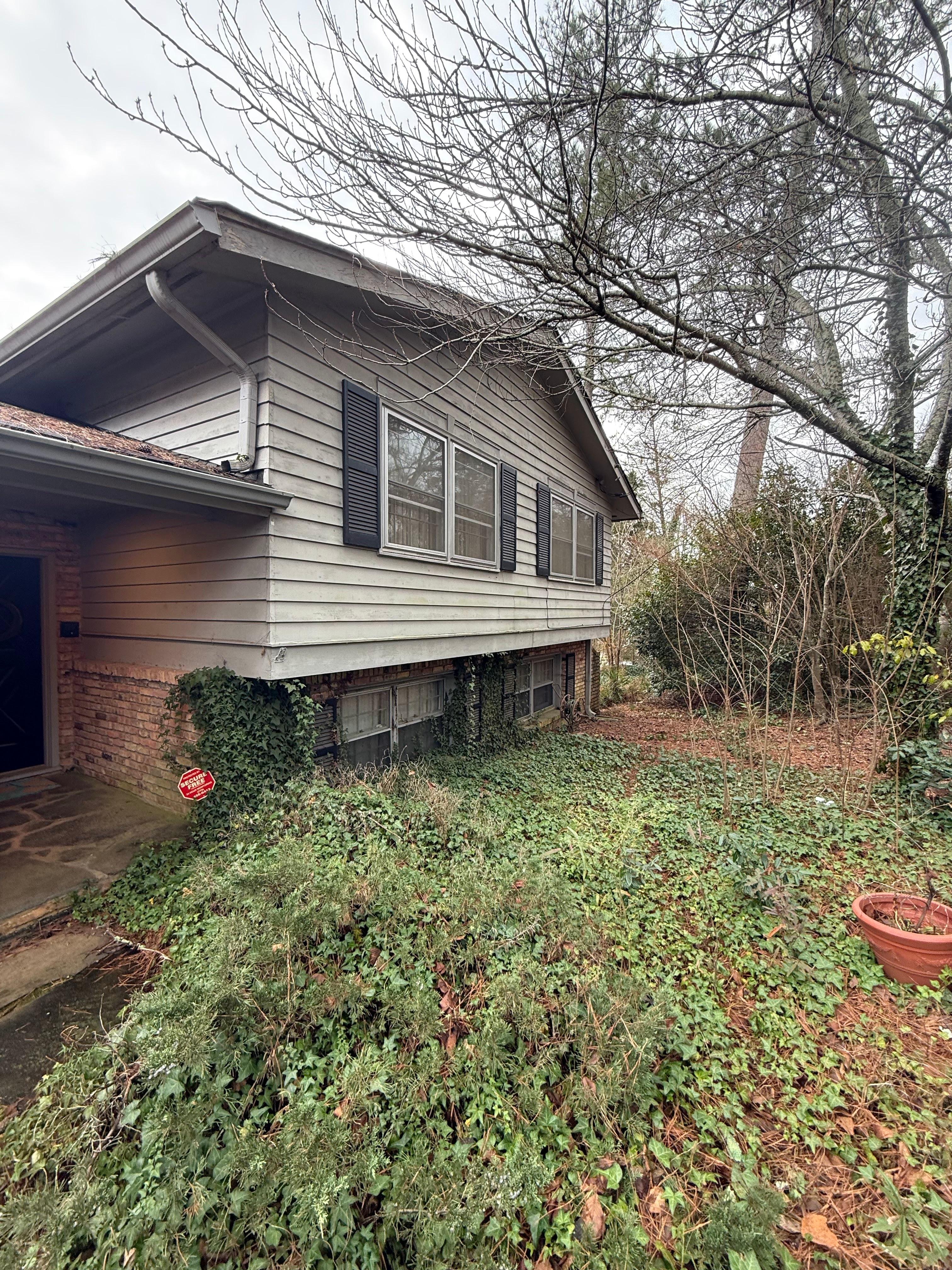 Robert Buys Houses Image