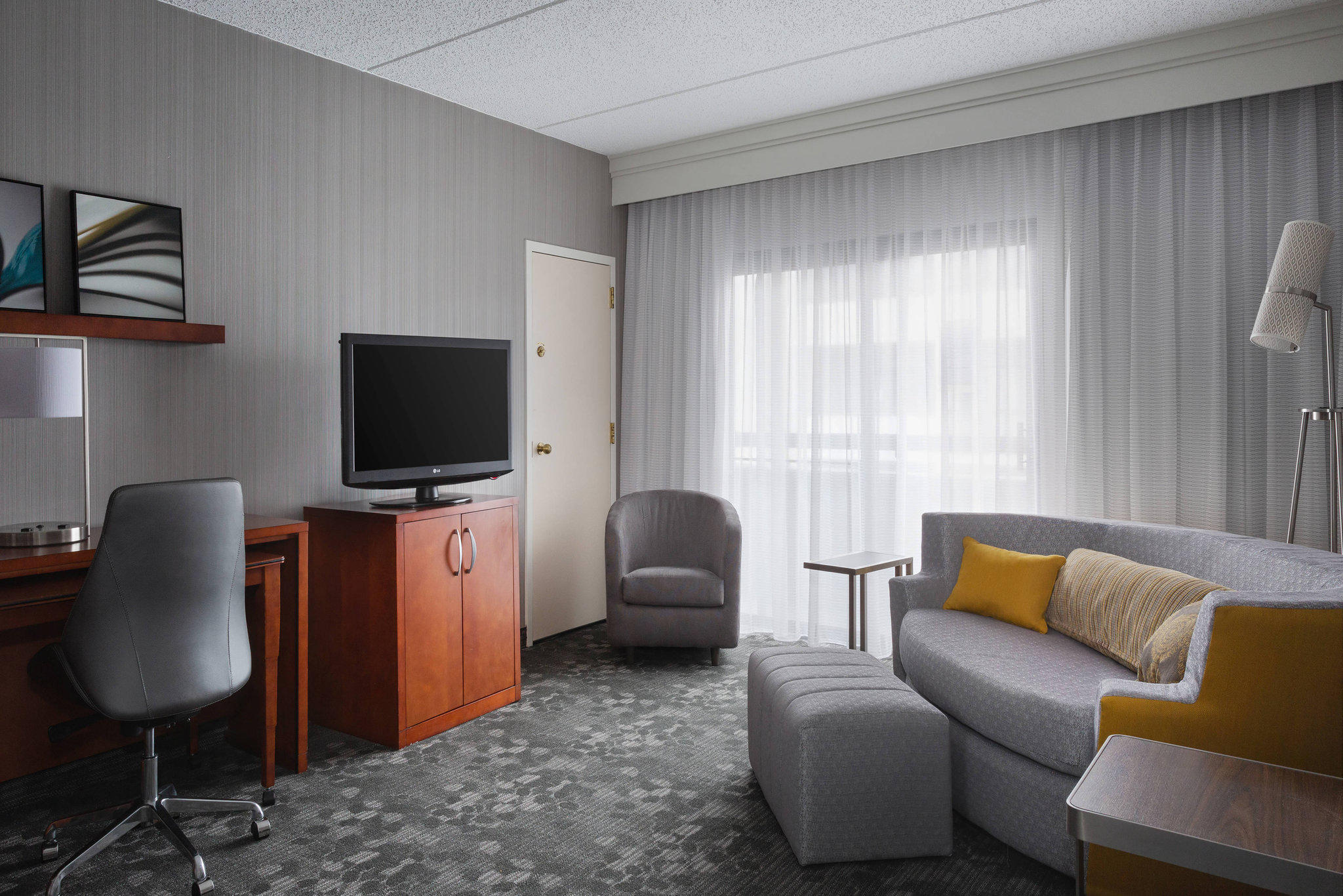 Courtyard by Marriott Philadelphia Willow Grove Photo