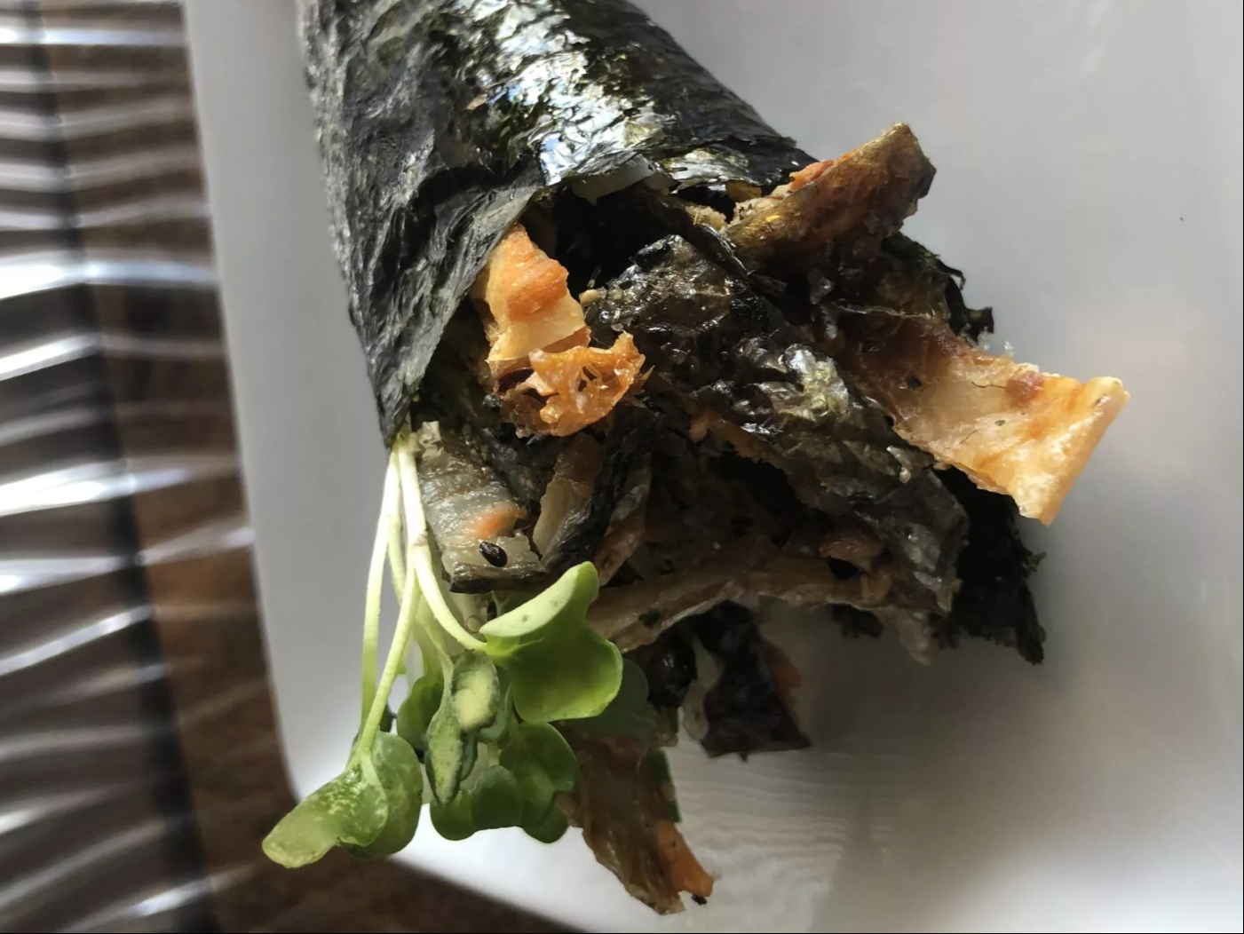 Salmon Skin Handroll