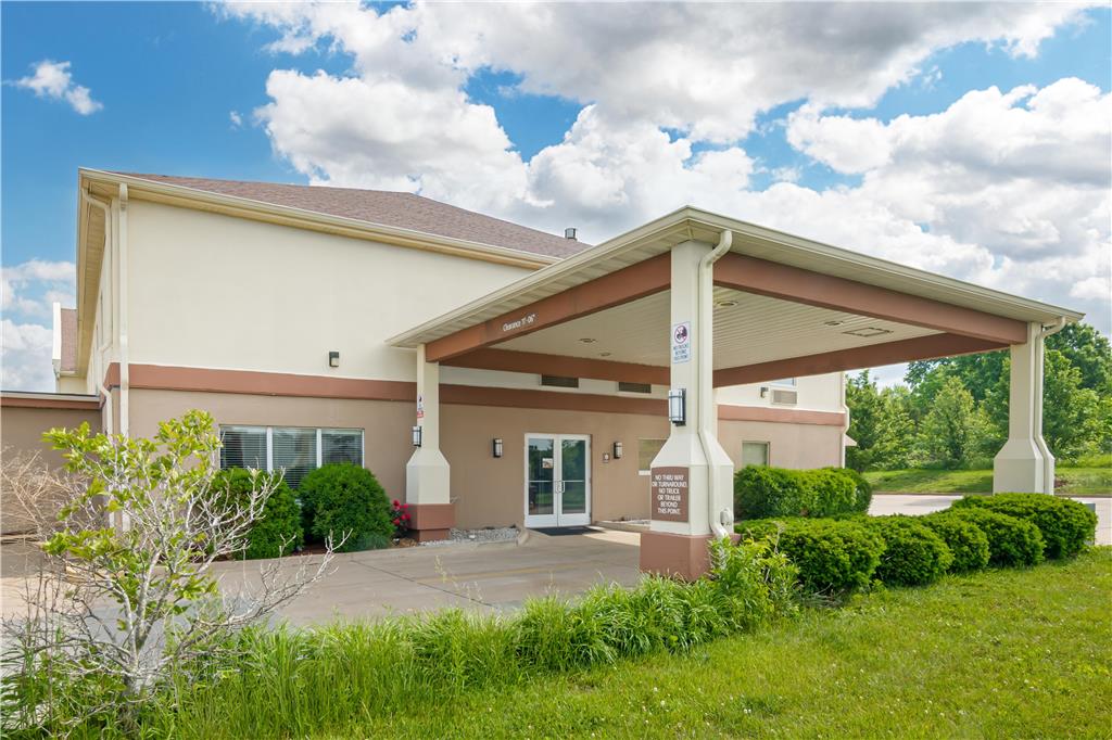 Best Western Teal Lake Inn Image