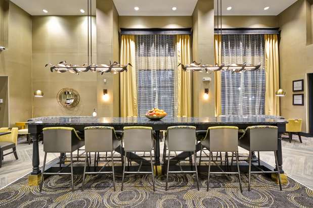Images Hampton Inn & Suites Detroit/Warren