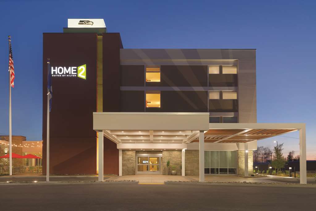 Home2 Suites by Hilton Bellingham Airport Logo