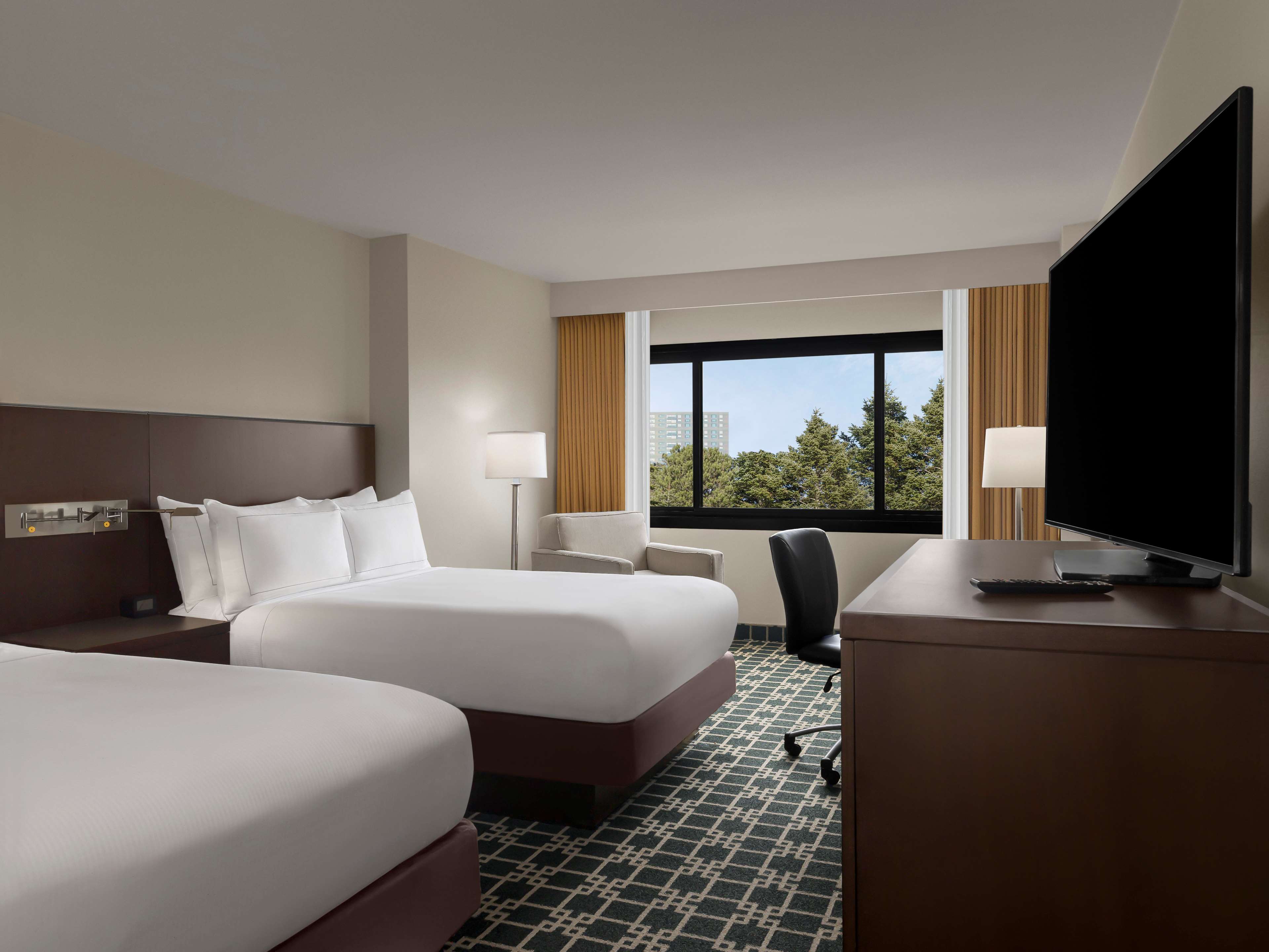 DoubleTree by Hilton Hotel Fort Lee - George Washington Bridge Photo