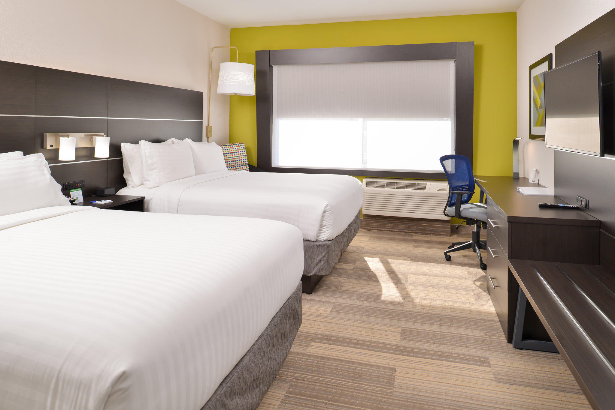 Holiday Inn Express & Suites Lee's Summit - Kansas City Photo