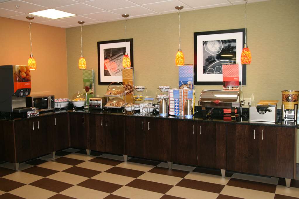 Hampton Inn Youngstown-North Image