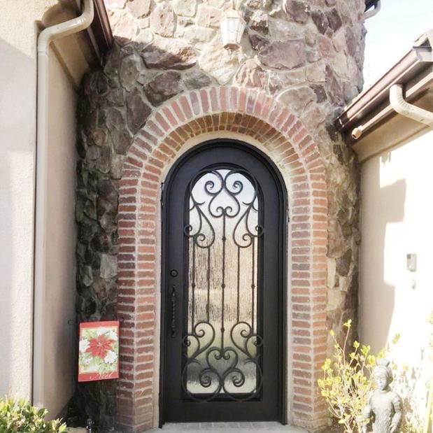 Images Pinky’s Iron Doors